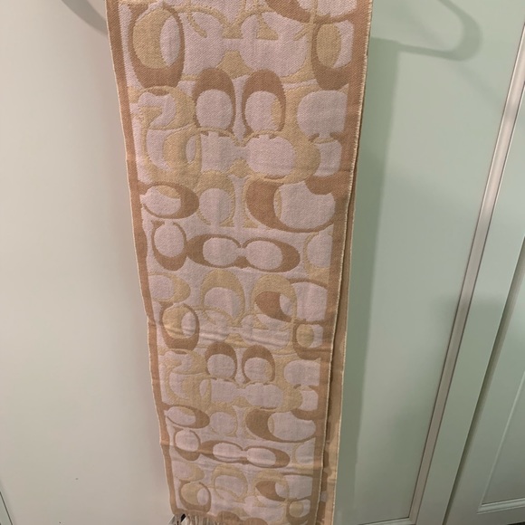 Coach Scarf - Picture 2 of 3